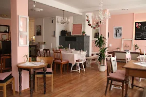 Lichtburg - Café mit Herz image