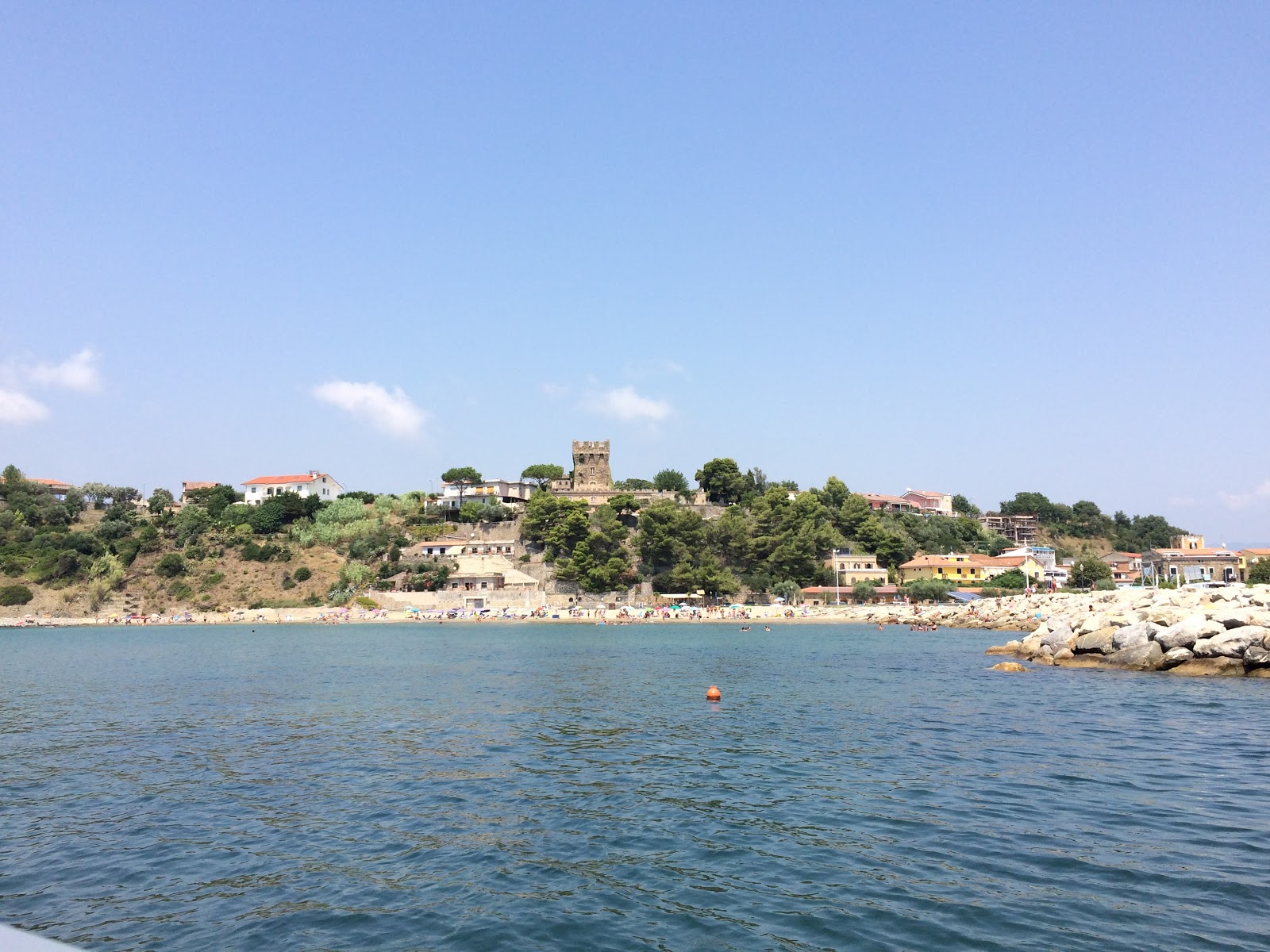 Fotografie cu Spiaggia di Marina di Casal Velino cu golful spațios