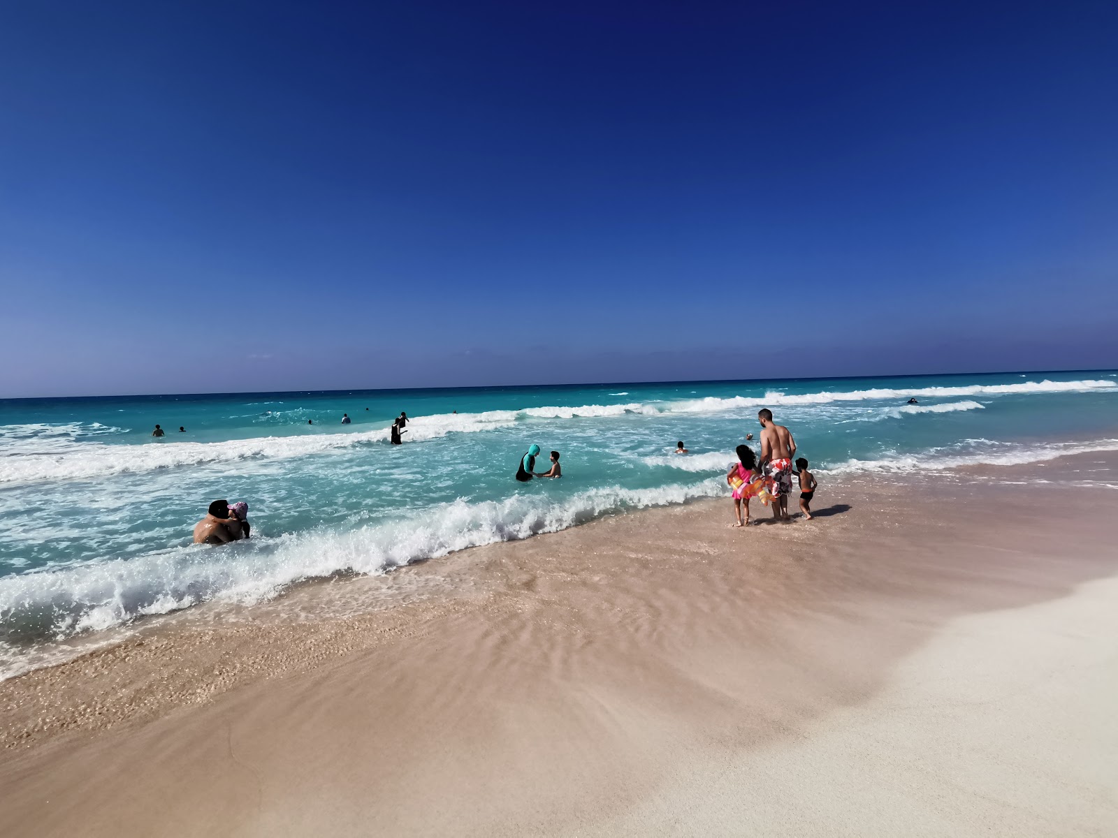 Fotografie cu Aida Beach - locul popular printre cunoscătorii de relaxare