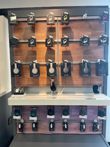 Cell Phone Store «AT&T», reviews and photos, 12599 Biscayne Blvd, North Miami, FL 33181, USA