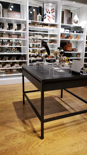 Clothing Store «Express», reviews and photos, 4502 S Steele St, Tacoma, WA 98409, USA