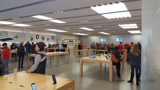 Computer Store «Apple La Cantera», reviews and photos, 15900 La Cantera Pkwy, San Antonio, TX 78256, USA