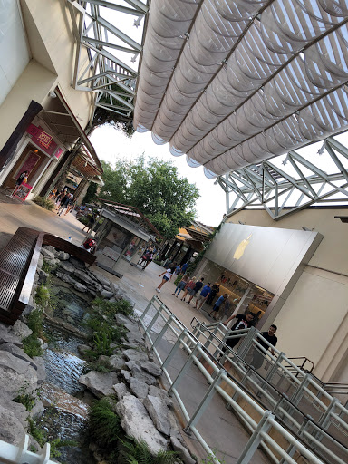 Computer Store «Apple La Cantera», reviews and photos, 15900 La Cantera Pkwy, San Antonio, TX 78256, USA