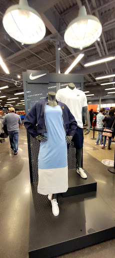 Clothing Store «Nike Factory Store», reviews and photos, 1101 Outlet Collection Way, Auburn, WA 98001, USA