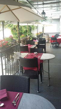 Atmosphère du Restaurant français Hotel Restaurant des 2 forts à Salins-les-Bains - n°7