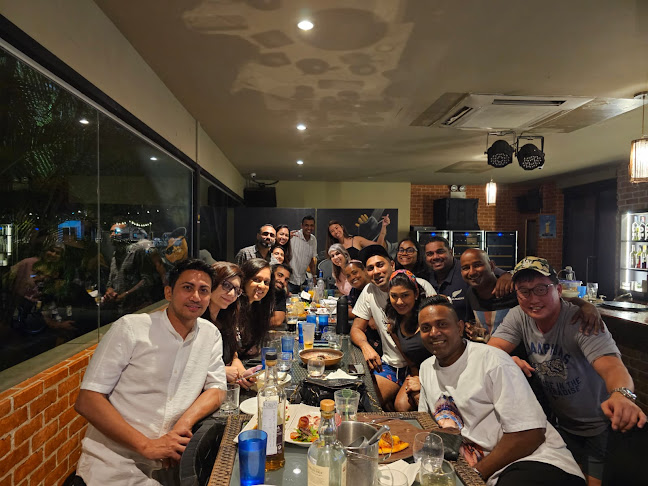 Mel's Place Restaurant & Bar - Restaurant