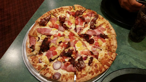 Pizza Restaurant «Round Table Pizza», reviews and photos, 202 9th St, Marysville, CA 95901, USA