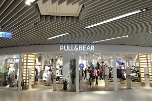PULL & BEAR Big City Store image