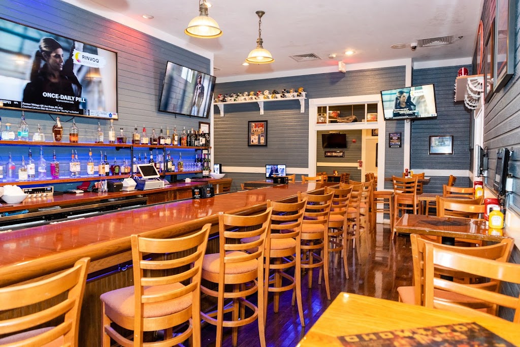 GATORS DEN SPORTS GRILL 32606