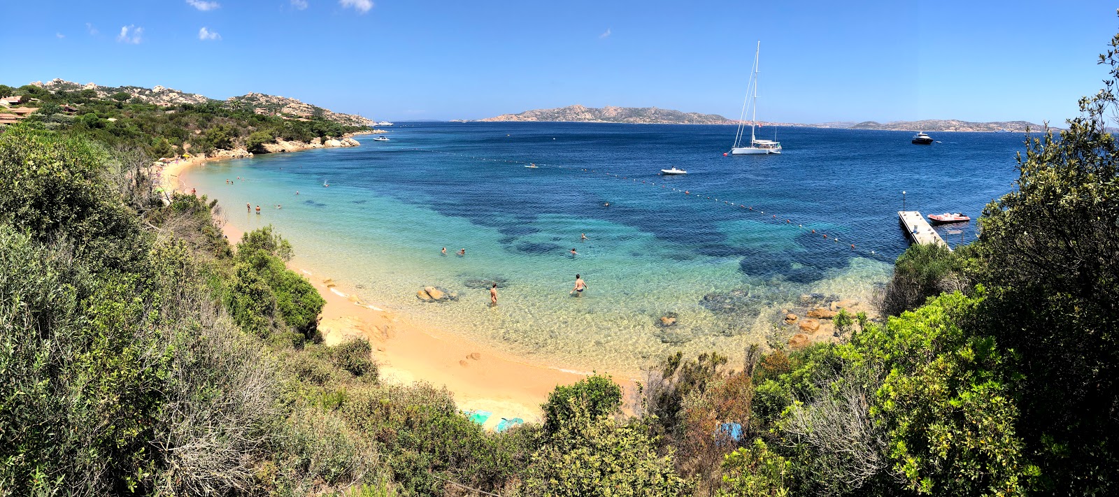 Foto von Spiaggia di Nelson mit brauner sand Oberfläche