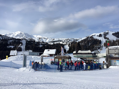 Scuola Sci Ski Academy Zoncolan 33020 Sutrio UD, Italia