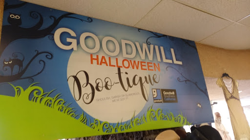 Thrift Store «Goodwill - Glendale», reviews and photos, 1622 W Glenoaks Blvd, Glendale, CA 91202, USA