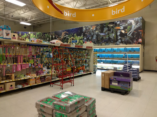 Pet Supply Store «PetSmart», reviews and photos, 5650 Mercury Dr, Dearborn, MI 48126, USA