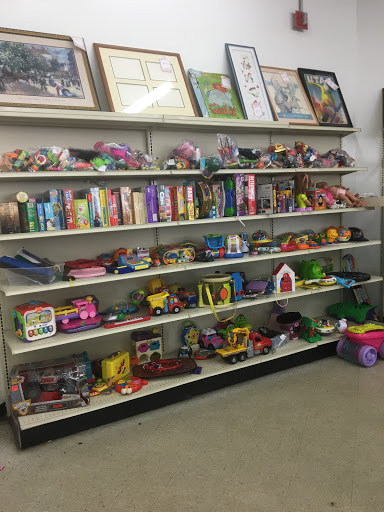 Thrift Store «Value World», reviews and photos, 11900 Detroit Ave, Lakewood, OH 44107, USA