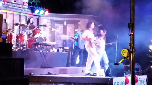 Live Music Venue «B&B Backyard», reviews and photos, 2134 N Kansas Ave, Topeka, KS 66608, USA