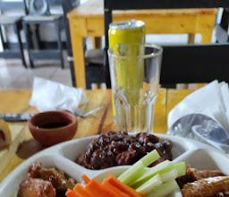 Alitas Pedregal photo