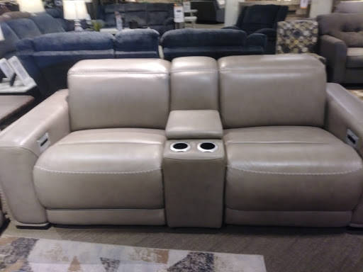 Furniture Store «Ashley HomeStore», reviews and photos, 7502 N Blackstone Ave, Fresno, CA 93720, USA