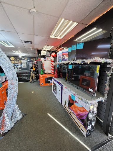 Pawn Shop «Able Pawn Shop», reviews and photos, 1532 Belvidere St, Waukegan, IL 60085, USA