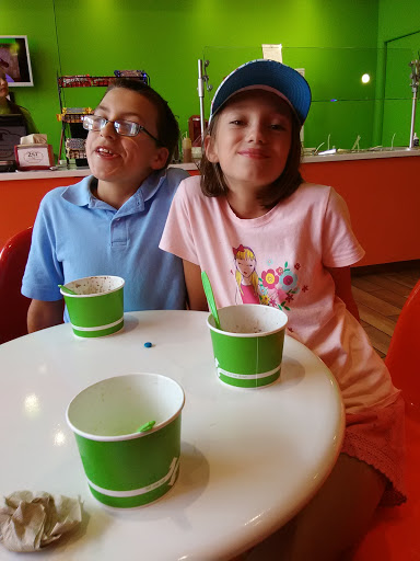 Frozen Yogurt Shop «2ST Second Street Treats», reviews and photos, 221 2nd St, Henderson, KY 42420, USA