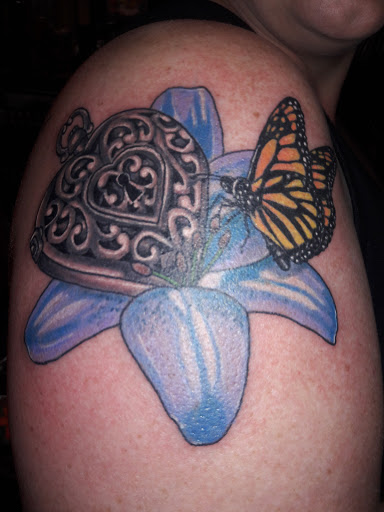 Tattoo and Piercing Shop «Hot Box Tattoos», reviews and photos, 1037 W Brandon Blvd, Brandon, FL 33511, USA