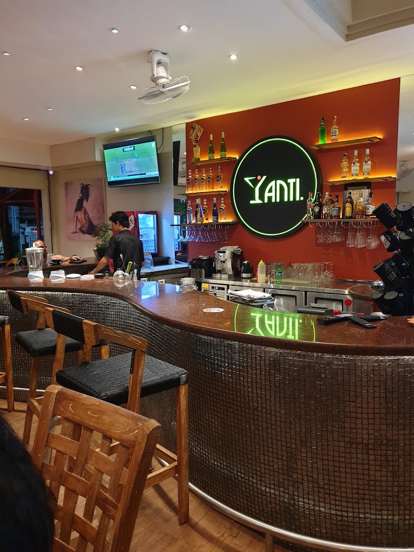 Yanti Bar Bali Photo