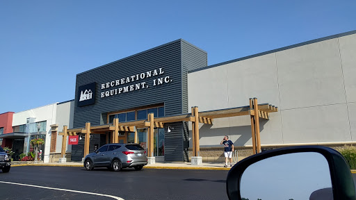REI, 2643 Edmondson Rd, Cincinnati, OH 45209, USA, 