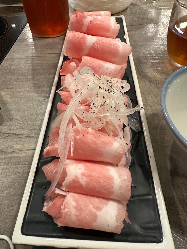 老婆吃鍋 的照片