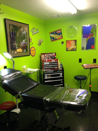 Tattoo Shop «Tattoo Tech», reviews and photos, 5350 N Springboro Pike, Moraine, OH 45439, USA