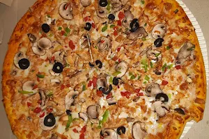 پیتزا سرخ image