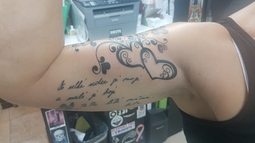 Tattoo Shop «Hold Fast Tattoo and Body Piercing», reviews and photos, 5153 S Ridgewood Ave, Port Orange, FL 32127, USA