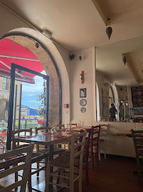 Atmosphère du Restaurant Yasmine Vieux Port à Marseille - n°17