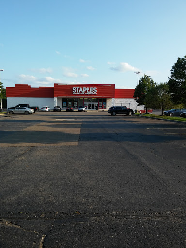 Office Supply Store «Staples», reviews and photos, 335 Haggerty Rd, Walled Lake, MI 48390, USA