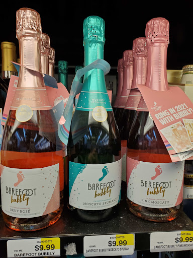 Grocery Store «Miles Supermarket», reviews and photos, 4127 E 131st St, Cleveland, OH 44105, USA