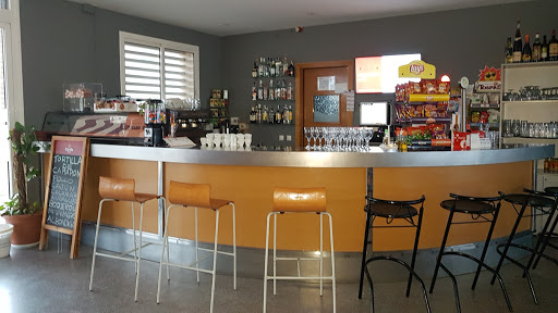 Bar Restaurante A-Dos ( Les Casetes) en Bellvei