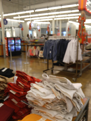 Clothing Store «Old Navy», reviews and photos, 32387 Gratiot Ave, Roseville, MI 48066, USA