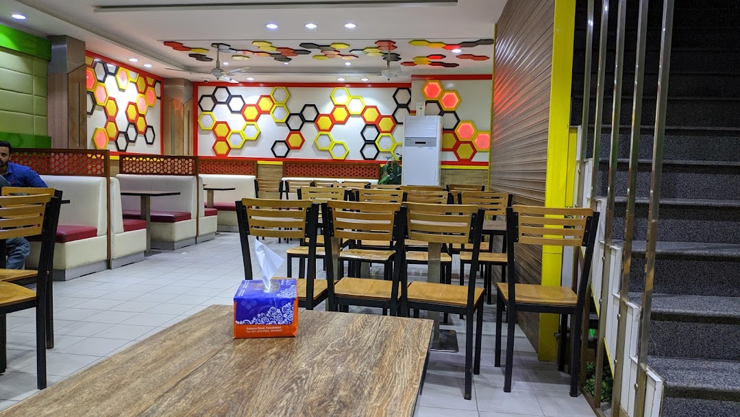 Chaghi 25 Ice Cream & Juices Parlor
