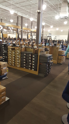 Shoe Store «DSW Designer Shoe Warehouse», reviews and photos, 12160 Blue Valley Pkwy, Overland Park, KS 66213, USA