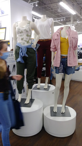 Clothing Store «Gap Outlet», reviews and photos, 12801 W Sunrise Blvd, Sunrise, FL 33323, USA