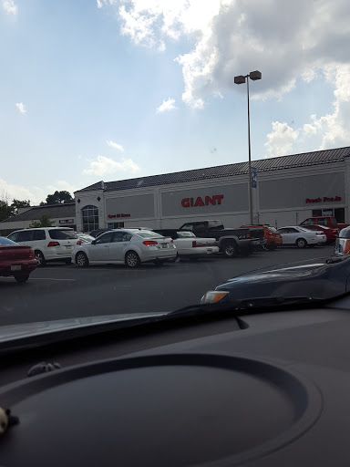 Grocery Store «Giant Food Stores», reviews and photos, 837 Male Rd, Wind Gap, PA 18091, USA