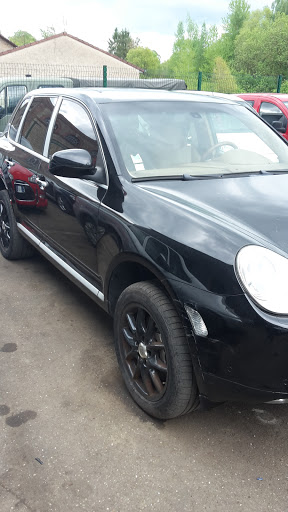 Photo 2 - Kar's Auto