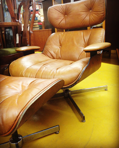 Furniture Store «San Antonio Furniture Finders», reviews and photos, 617 Fredericksburg Rd, San Antonio, TX 78201, USA