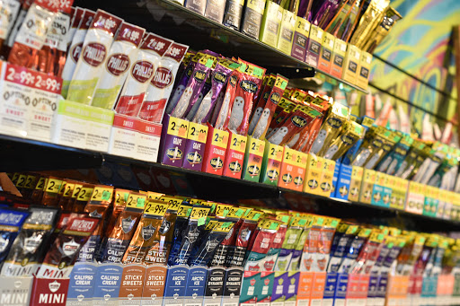 Tobacco Shop «Kazzaz Smoke Shop», reviews and photos, 6355 W Montrose Ave, Chicago, IL 60634, USA