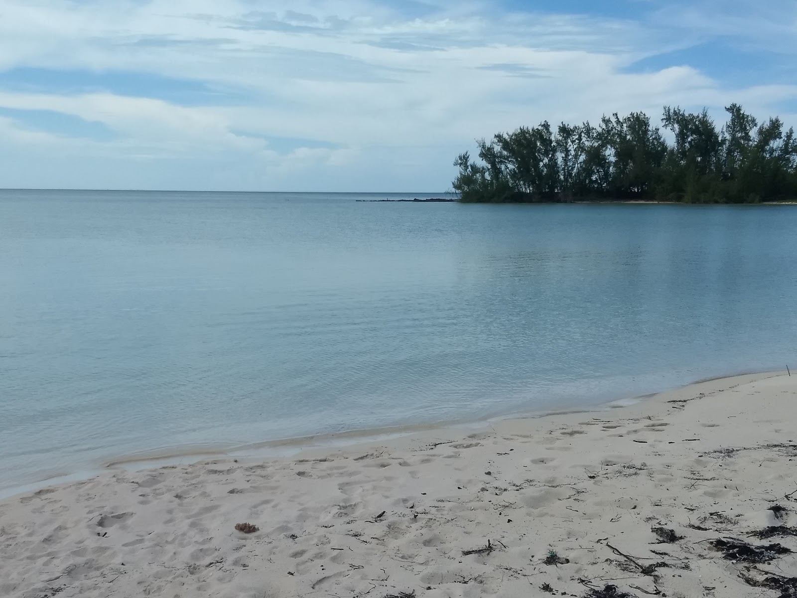 Nicholls Town beach II'in fotoğrafı imkanlar alanı