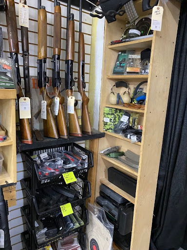 Pawn Shop «Fifth Avenue Jewelry & Pawn», reviews and photos, 8201 US-19, Port Richey, FL 34668, USA