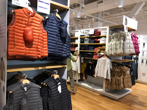 UNIQLO Bay Street image