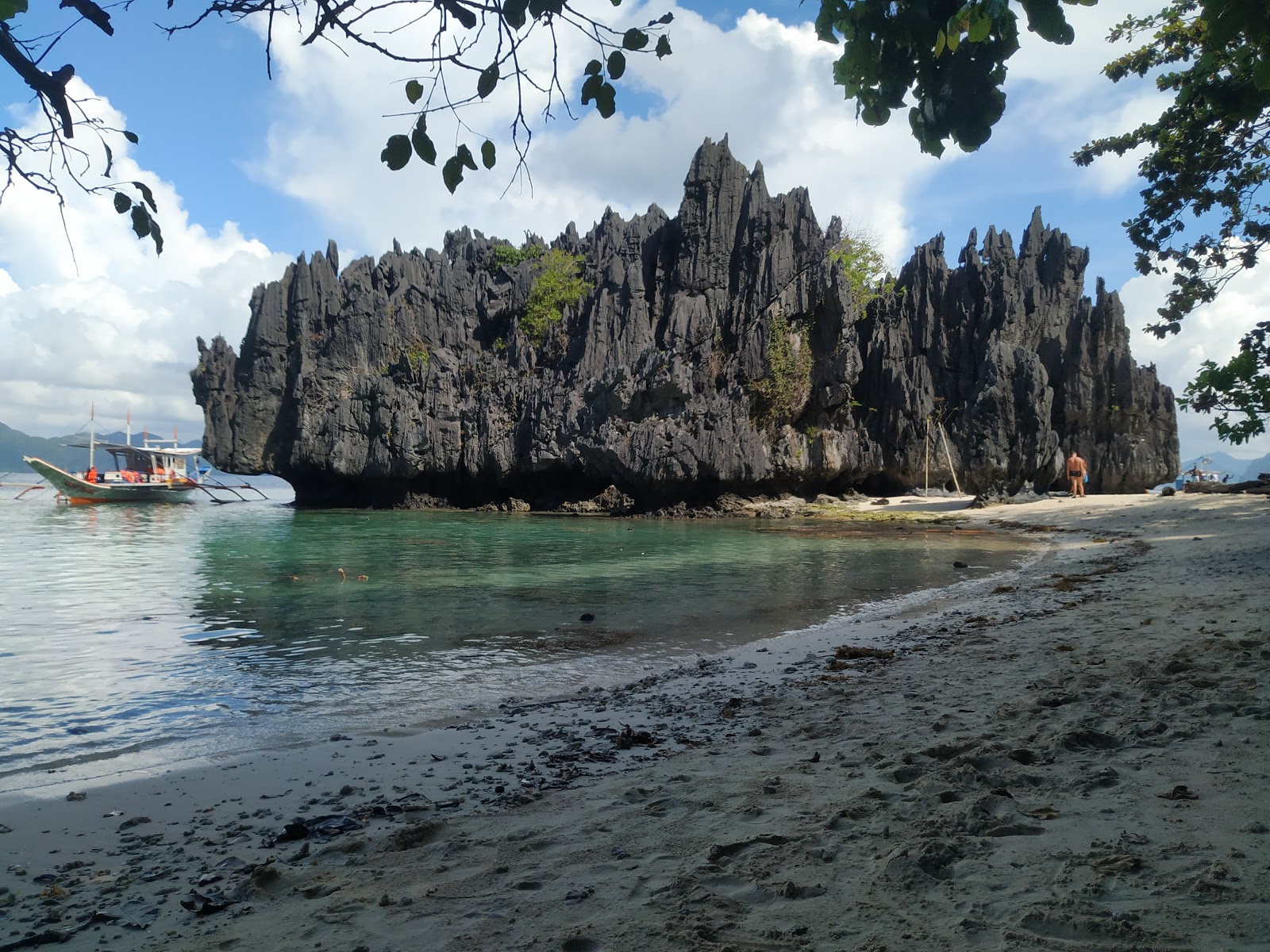 Φωτογραφία του Payong-Payong Beach με μια ευρύχωρη ακτογραμμή