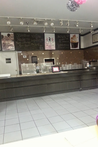 Shopping Mall «Dutch Square Mall», reviews and photos, 421 Bush River Rd, Columbia, SC 29210, USA