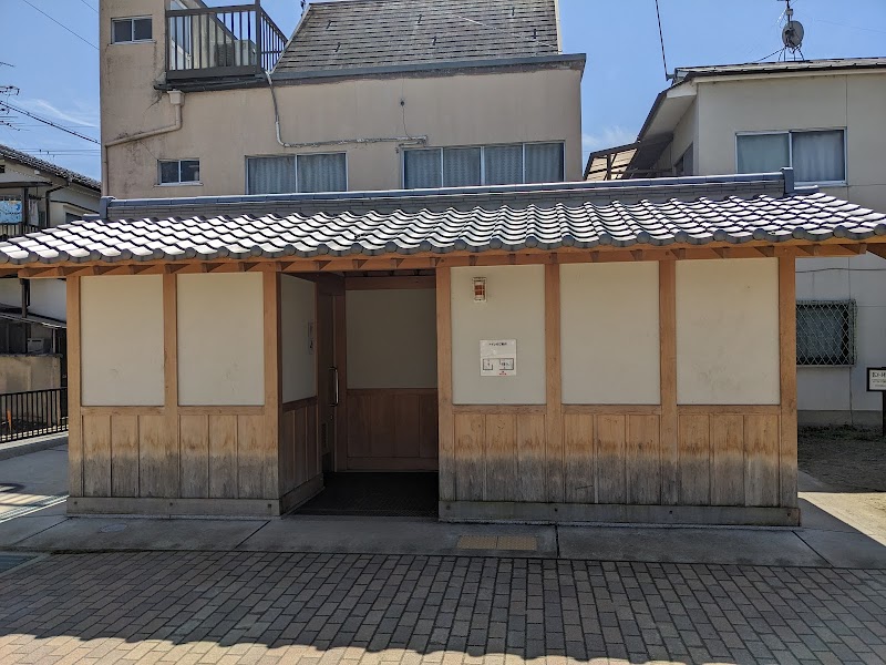 円町児童公園多機能トイレ
