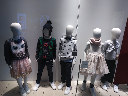 Clothing Store «H&M», reviews and photos, 400 S Baldwin Ave, Arcadia, CA 91007, USA