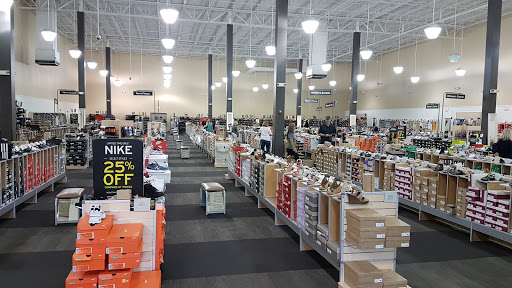 Shoe Store «DSW Designer Shoe Warehouse», reviews and photos, 1300 Huguenot Rd, Midlothian, VA 23113, USA